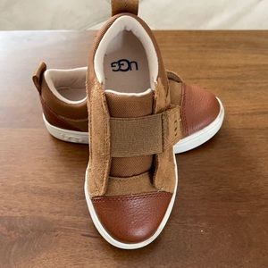 Like New Toddler Boys Rennon Ugg Suede Sneakers